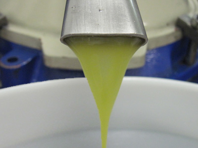 estrazione-olio-extra-vergine-di-oliva-azienda-agricola-ducale